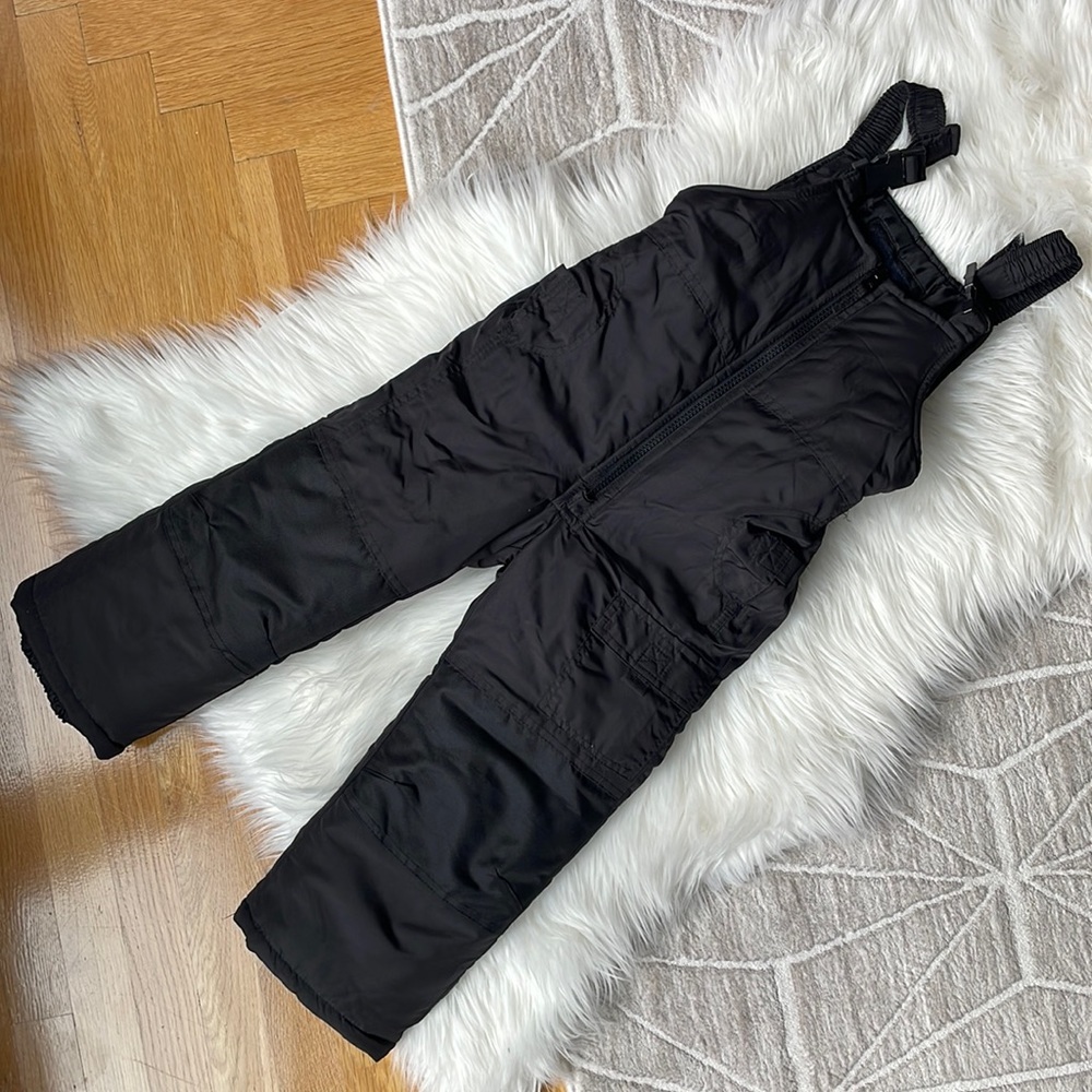 London Fog Snow / Ski Pants, black size M 5-6 boys or girls overalls
